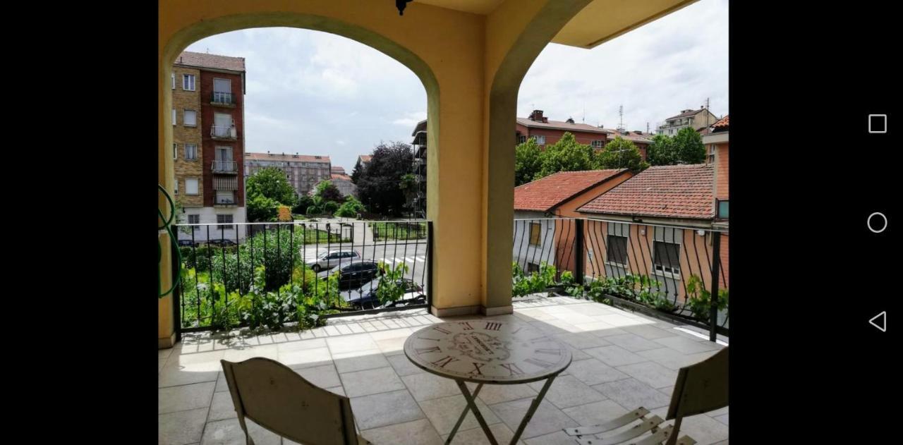 Yellow House Apartment Turin Exterior photo