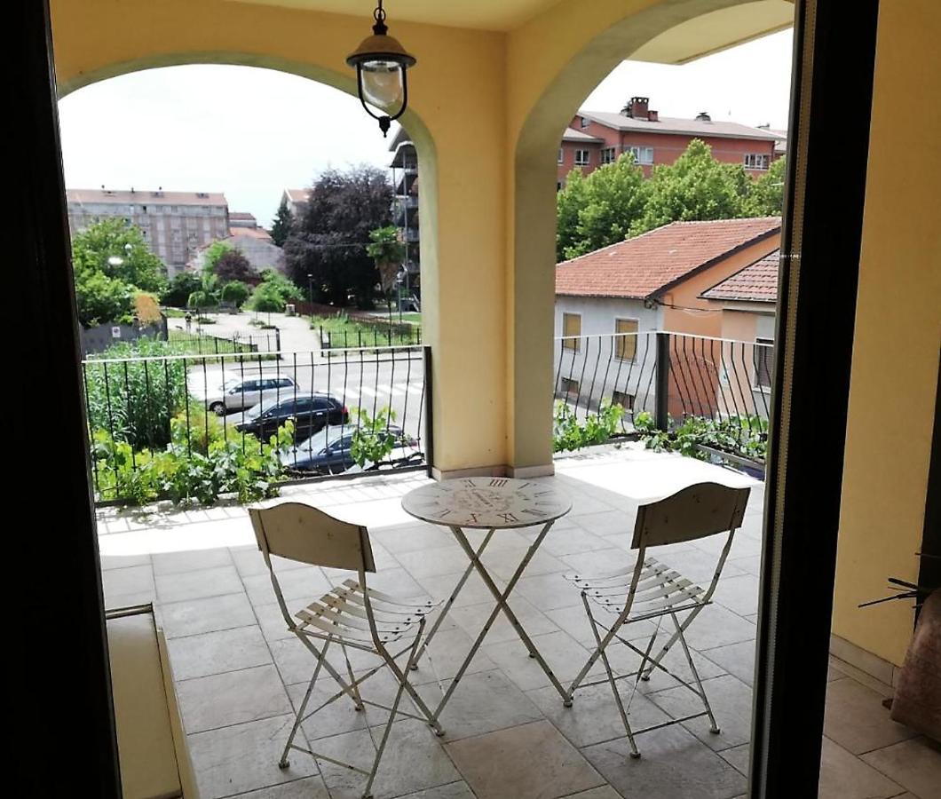 Yellow House Apartment Turin Exterior photo